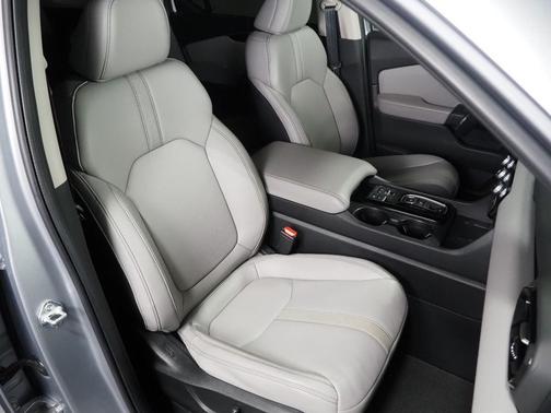 Lunar Silver Metallic 2023 Honda Pilot 2WD EX-L 7 Passenger