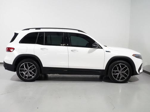Polar White 2022 Mercedes-Benz EQB 300 4MATIC