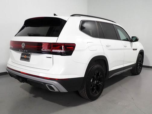 2025 Volkswagen Atlas 2.0T Peak Edition