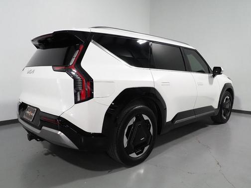2024 Kia EV9 Land