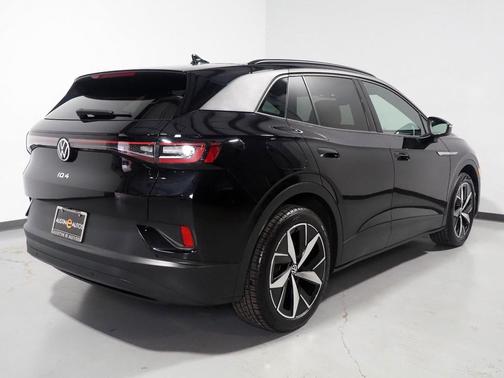 Deep Black Pearl 2023 Volkswagen ID.4 *PANORAMA GLASS ROOF, NAVIGATION, DIGITAL COCKPIT, ADAPTIVE CRUISE, SAFETY ALERTS, BACKUP-CAMERA, HEATED SEATS/STEERING, POWER LIFTGATE, WIRELESS CHARGING, ANDROID & APPLE