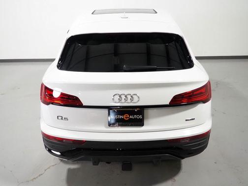 Glacier White Metallic 2023 Audi Q5 45 S line Premium Plus
