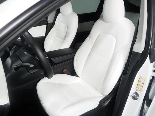 Pearl White Multi-Coat 2022 Tesla Model Y Long Range Dual Motor All-Wheel Drive