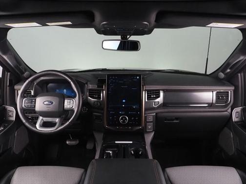2024 Ford F-150 Lightning LARIAT