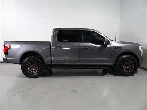 2024 Ford F-150 Lightning LARIAT