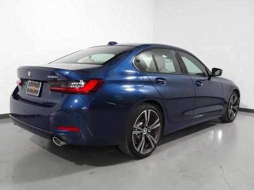 2023 BMW 330 *NAVIGATION, CURVED DISPLAY, SAFETY ALERTS, PARK ASSIST PLUS, 360 VIEW CAMERAS, COLOR TOUCHSCREEN, MOONROOF, COMFORT ACCESS, 19 INCH WHEELS, ANDROID & APPLE