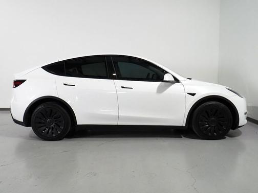 2023 Tesla Model Y *AUTOPILOT, NAVIGATION, SAFETY ALERTS, ADAPTIVE CRUISE, SURROUND VIEW CAMERAS, PANORAMA GLASS ROOF, HEATED SEATS/STEERING WHEEL, WIRELESS CHARGING