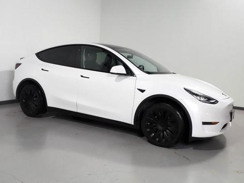 2023 Tesla Model Y *AUTOPILOT, NAVIGATION, SAFETY ALERTS, ADAPTIVE CRUISE, SURROUND VIEW CAMERAS, PANORAMA GLASS ROOF, HEATED SEATS/STEERING WHEEL, WIRELESS CHARGING