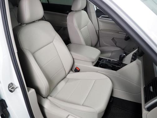 2023 Volkswagen Atlas 3.6L SE w/Technology