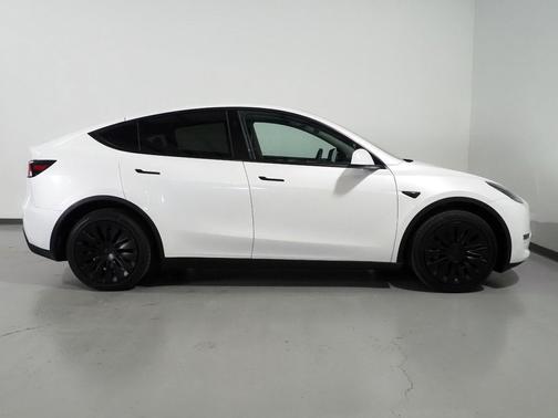 2025 Tesla Model Y Long Range Dual Motor All-Wheel Drive