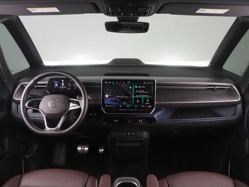 2025 Volkswagen ID. Buzz *NAVIGATION, ADAPTIVE CRUISE, SAFETY ALERTS, BACKUP-CAMERA, COLOR TOUCHSCREEN, CLIMATE/MASSAGE SEATS, HEATED STEERING, POWER LIFTGATE, WIRELESS CHARGING, ANDROID & APPLE