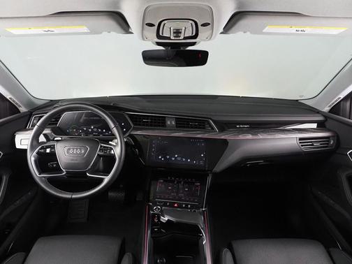 2024 Audi Q8 e-tron Prestige