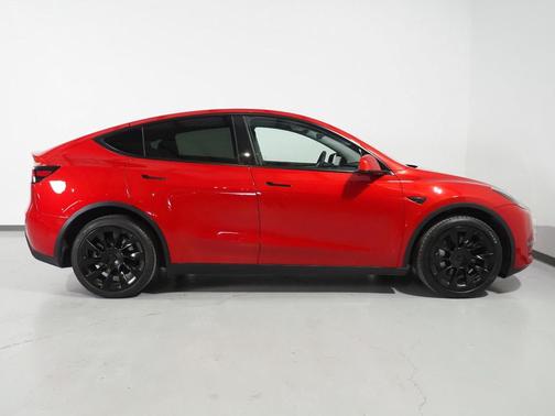 2023 Tesla Model Y *AUTOPILOT, NAVIGATION, SAFETY ALERTS, ADAPTIVE CRUISE, SURROUND VIEW CAMERAS, PANORAMA GLASS ROOF, HEATED SEATS/STEERING WHEEL, 20 INCH INDUCTION WHEELS, WIRELESS CHARGING