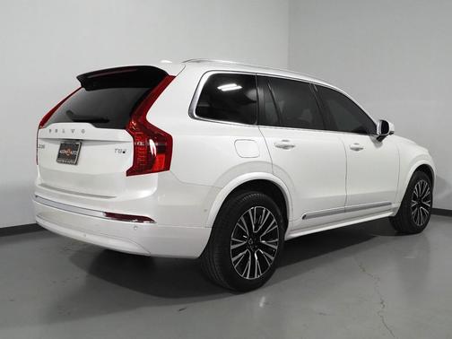 2025 Volvo XC90 Plug-In Hybrid T8 Plus 7-Seater