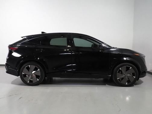 Black Diamond Pearl 2023 Nissan ARIYA PLATINUM+