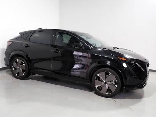 Black Diamond Pearl 2023 Nissan ARIYA PLATINUM+