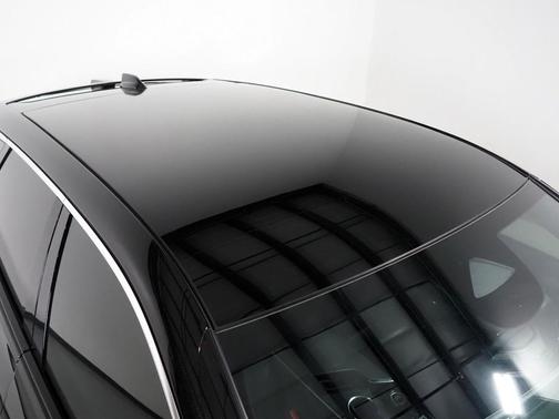 2025 Cadillac LYRIQ V