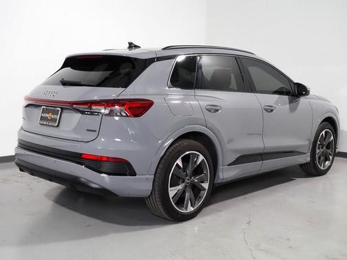 2024 Audi Q4 e-tron Premium Plus 55 quattro