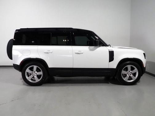 Fuji White 2024 Land Rover Defender 110 P300