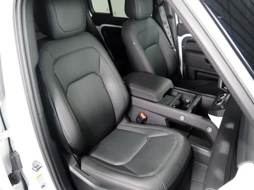 Fuji White 2024 Land Rover Defender 110 P300