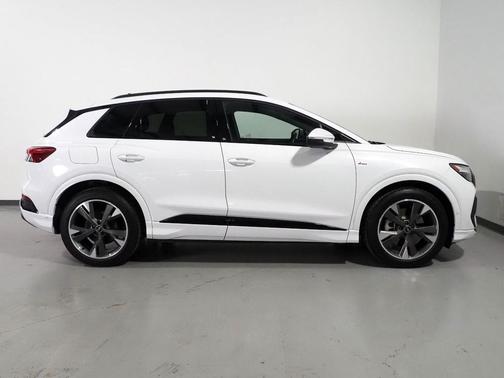 2024 Audi Q4 e-tron Premium Plus 55 quattro