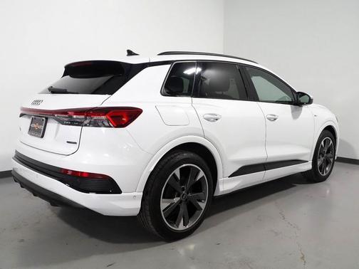 2024 Audi Q4 e-tron Premium Plus 55 quattro