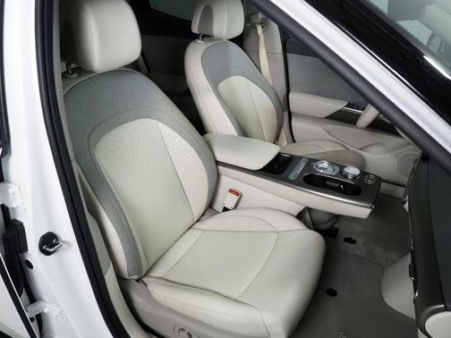 2024 Genesis GV60 Standard RWD