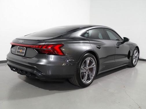 2023 Audi e-tron GT Premium Plus quattro