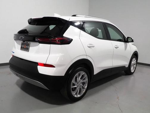 Summit White 2023 Chevrolet Bolt EUV FWD LT
