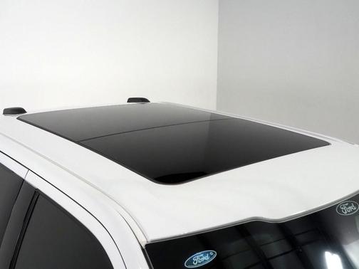 Avalanche 2024 Ford F-150 Lightning LARIAT