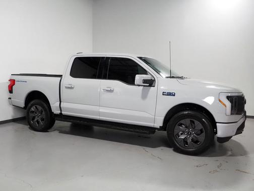 Avalanche 2024 Ford F-150 Lightning LARIAT