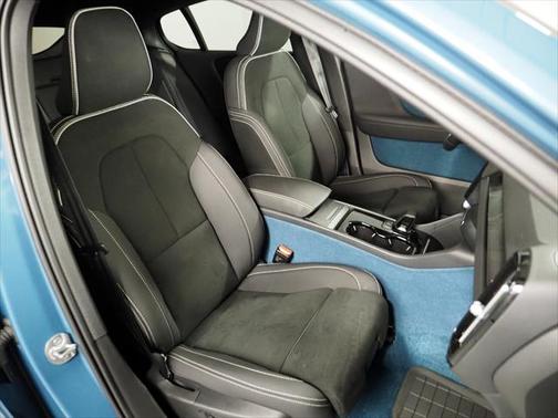 2023 Volvo C40 Recharge Pure Electric Twin Plus