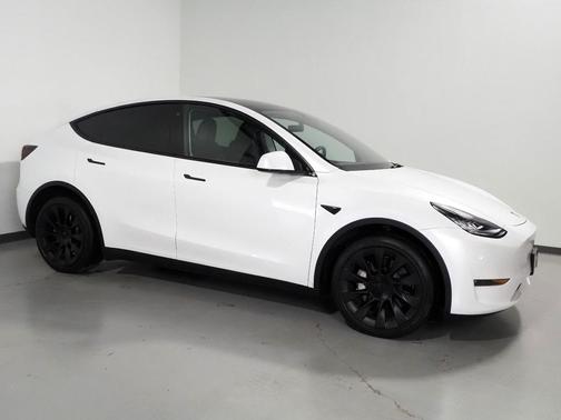 2023 Tesla Model Y *AUTOPILOT, NAVIGATION, SAFETY ALERTS, ADAPTIVE CRUISE, SURROUND VIEW CAMERAS, PANORAMA GLASS ROOF, HEATED SEATS/STEERING WHEEL, WIRELESS CHARGING