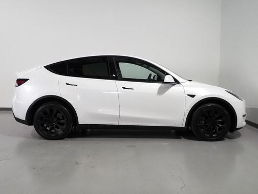 2023 Tesla Model Y *AUTOPILOT, NAVIGATION, SAFETY ALERTS, ADAPTIVE CRUISE, SURROUND VIEW CAMERAS, PANORAMA GLASS ROOF, HEATED SEATS/STEERING WHEEL, WIRELESS CHARGING
