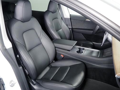 2023 Tesla Model Y *AUTOPILOT, NAVIGATION, SAFETY ALERTS, ADAPTIVE CRUISE, SURROUND VIEW CAMERAS, PANORAMA GLASS ROOF, HEATED SEATS/STEERING WHEEL, WIRELESS CHARGING