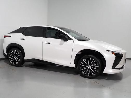 Eminent White Pearl 2023 Lexus RZ 450e Luxury