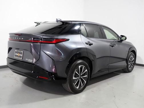 2023 Lexus RZ 450e *HEADS-UP DISPLAY, NAVIGATION, ADAPTIVE CRUISE, SAFETY ALERTS, 360 VIEW CAMERAS, 14 INCH DISPLAY, PANORAMA GLASS ROOF, CLIMATE SEATS, HEATED STEERING, ADVANCE PARK, WIRELESS CHARGING, ANDROID & APPLE