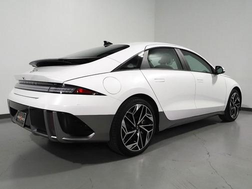 2024 Hyundai IONIQ 6 SEL