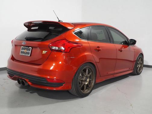 2018 Ford Focus ST 