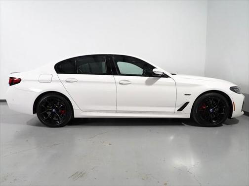 2022 BMW 530e Base