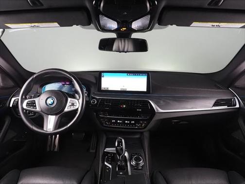 2022 BMW 530e Base