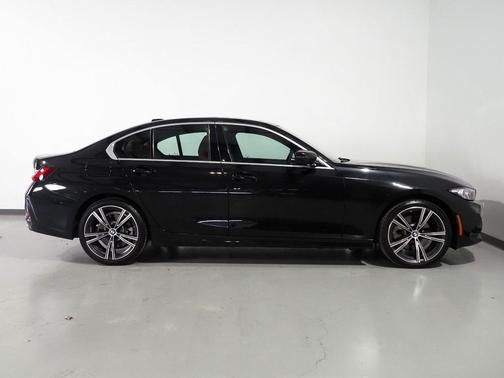 2024 BMW 330 *DRIVING ASSIST PKG, NAVIGATION, SAFETY ALERTS, CURVED DISPLAY, BACKUP-CAMERA, COLOR TOUCHSCREEN, MOONROOF, HEATED SEATS, COMFORT ACCESS, 19 INCH WHEELS, WIRELESS CHARGING, ANDROID & APPLE