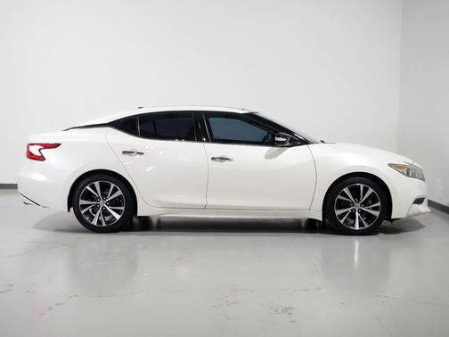 Pearl White 2017 Nissan Maxima 3.5 SL