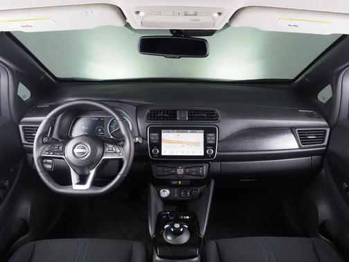 2025 Nissan Leaf SV PLUS
