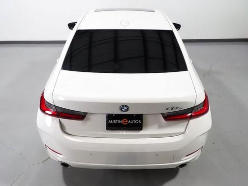 2023 BMW 330e *HEADS-UP DISPLAY, NAVIGATION, CURVED DISPLAY, SAFETY ALERTS, BACKUP-CAMERA, MOONROOF, HEATED SEATS/STEERING, COMFORT ACCESS, HARMAN/KARDON, ANDROID & APPLE