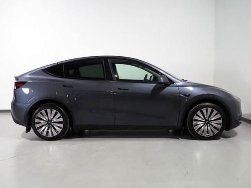 2023 Tesla Model Y *AUTOPILOT, NAVIGATION, SAFETY ALERTS, ADAPTIVE CRUISE, SURROUND VIEW CAMERAS, PANORAMA GLASS ROOF, HEATED SEATS/STEERING WHEEL, WIRELESS CHARGING