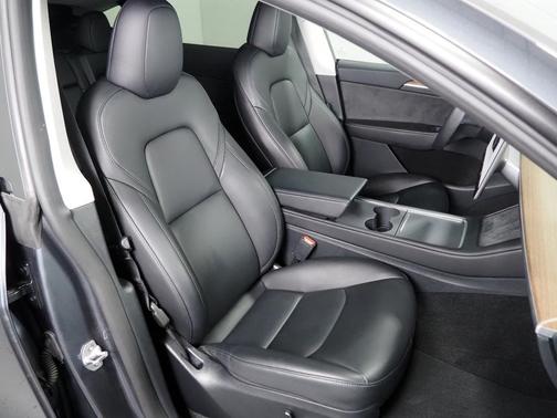 2023 Tesla Model Y *AUTOPILOT, NAVIGATION, SAFETY ALERTS, ADAPTIVE CRUISE, SURROUND VIEW CAMERAS, PANORAMA GLASS ROOF, HEATED SEATS/STEERING WHEEL, WIRELESS CHARGING