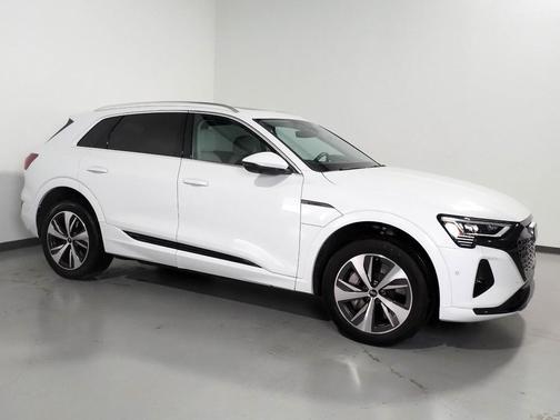 2024 Audi Q8 e-tron Premium Plus