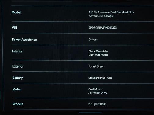 2024 Rivian R1S *DUAL MOTOR, STANDARD PLUS PACK, NAVIGATION, SAFETY ALERTS, ADAPTIVE CRUISE, 360 CAMERAS, PANO GLASS ROOF, LEATHER, CLIMATE SEATS, HEATED STEERING, 22 INCH WHEELS, MERIDIAN AUDIO, WIRELESS CHARGING