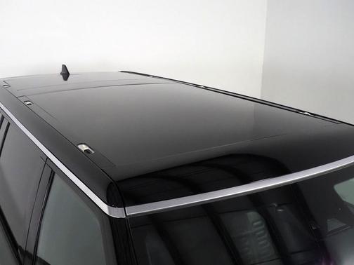 2024 Rivian R1S *DUAL MOTOR, STANDARD PLUS PACK, NAVIGATION, SAFETY ALERTS, ADAPTIVE CRUISE, 360 CAMERAS, PANO GLASS ROOF, LEATHER, CLIMATE SEATS, HEATED STEERING, 22 INCH WHEELS, MERIDIAN AUDIO, WIRELESS CHARGING